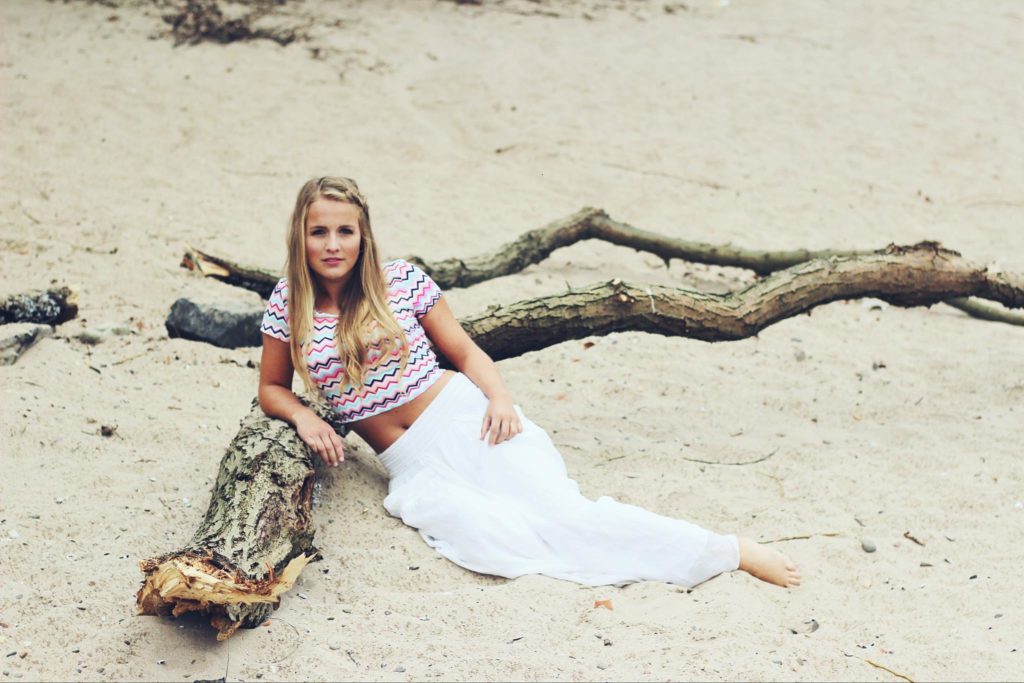 Traumwandler am Rheinstrand: Sarah