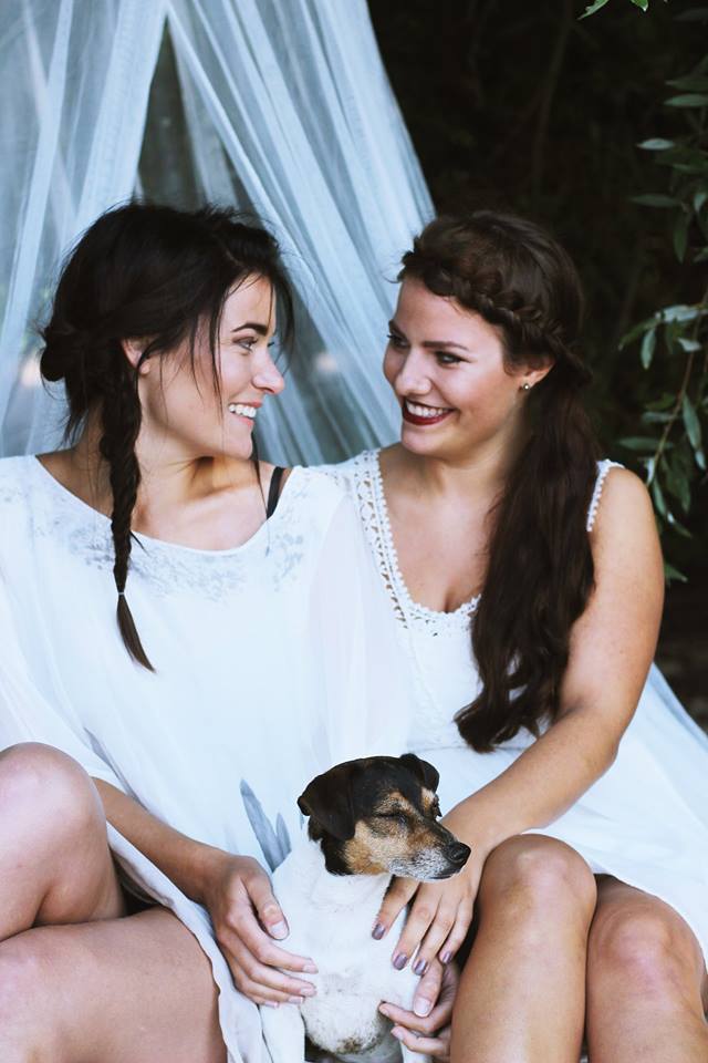 Traumwandler am Rheinstrand: Lisa und Nathalie