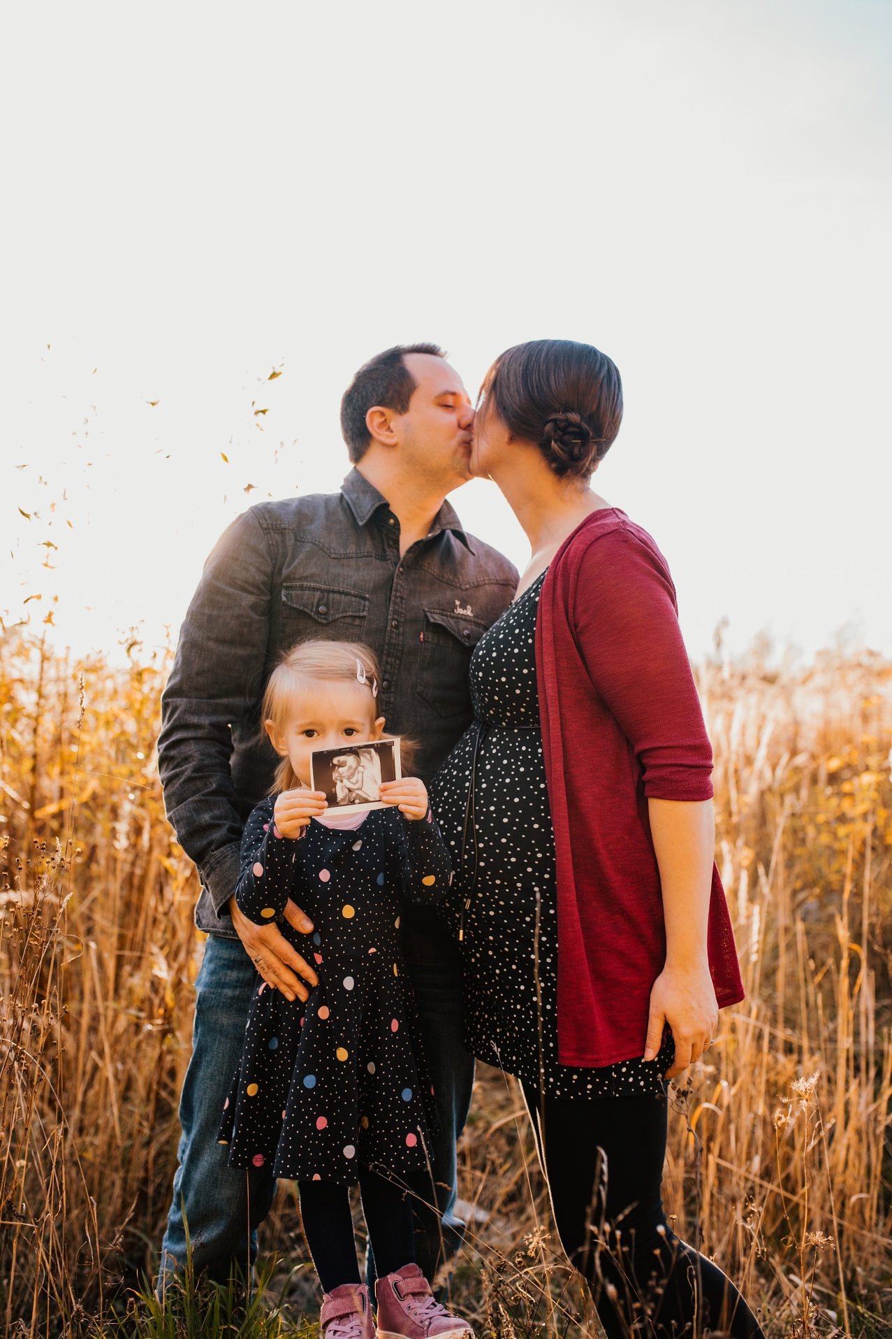 Familien/Babybauch-Shooting im Sonnenuntergang in Velbert